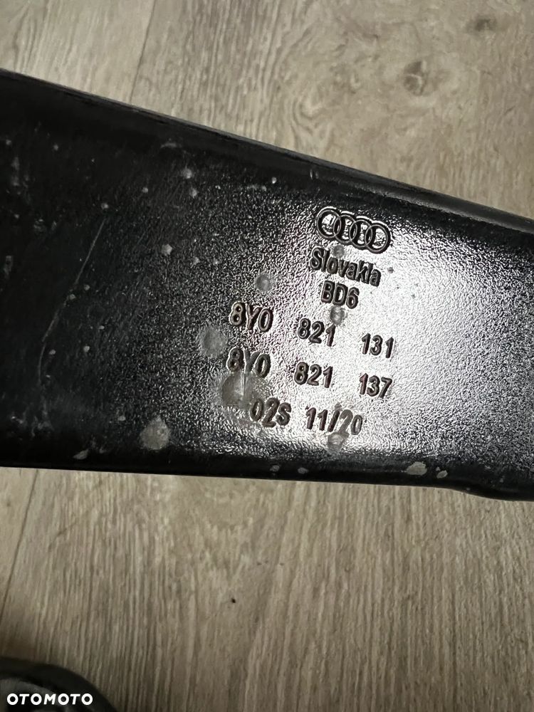 S3 8Y A3 WSPORNIK UCHYWT MOCOWANIE BŁOTNIKA PRAWY PRZÓD LZ5M 8Y0821138 - 3