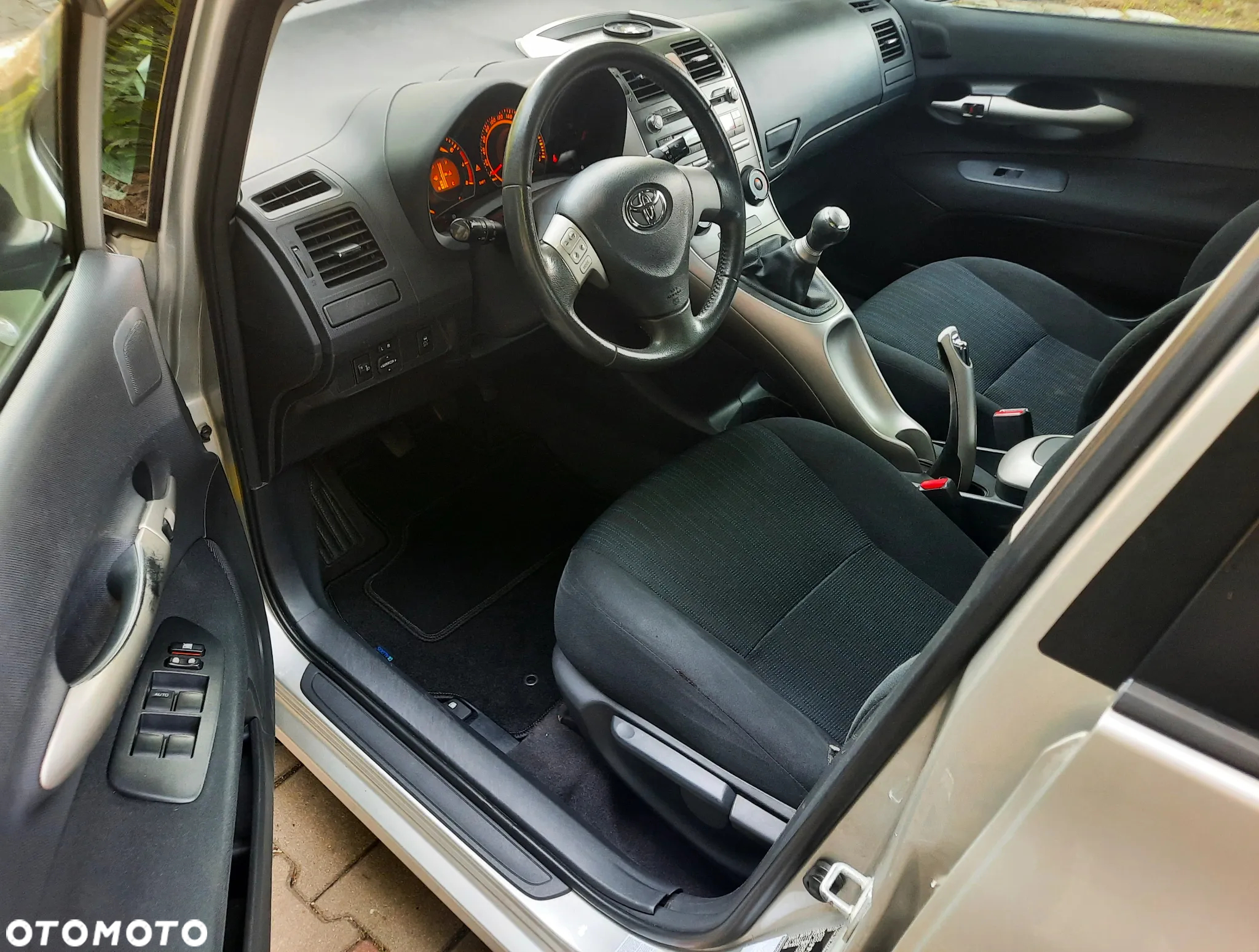 Toyota Auris 1.4 VVT-i Team - 5