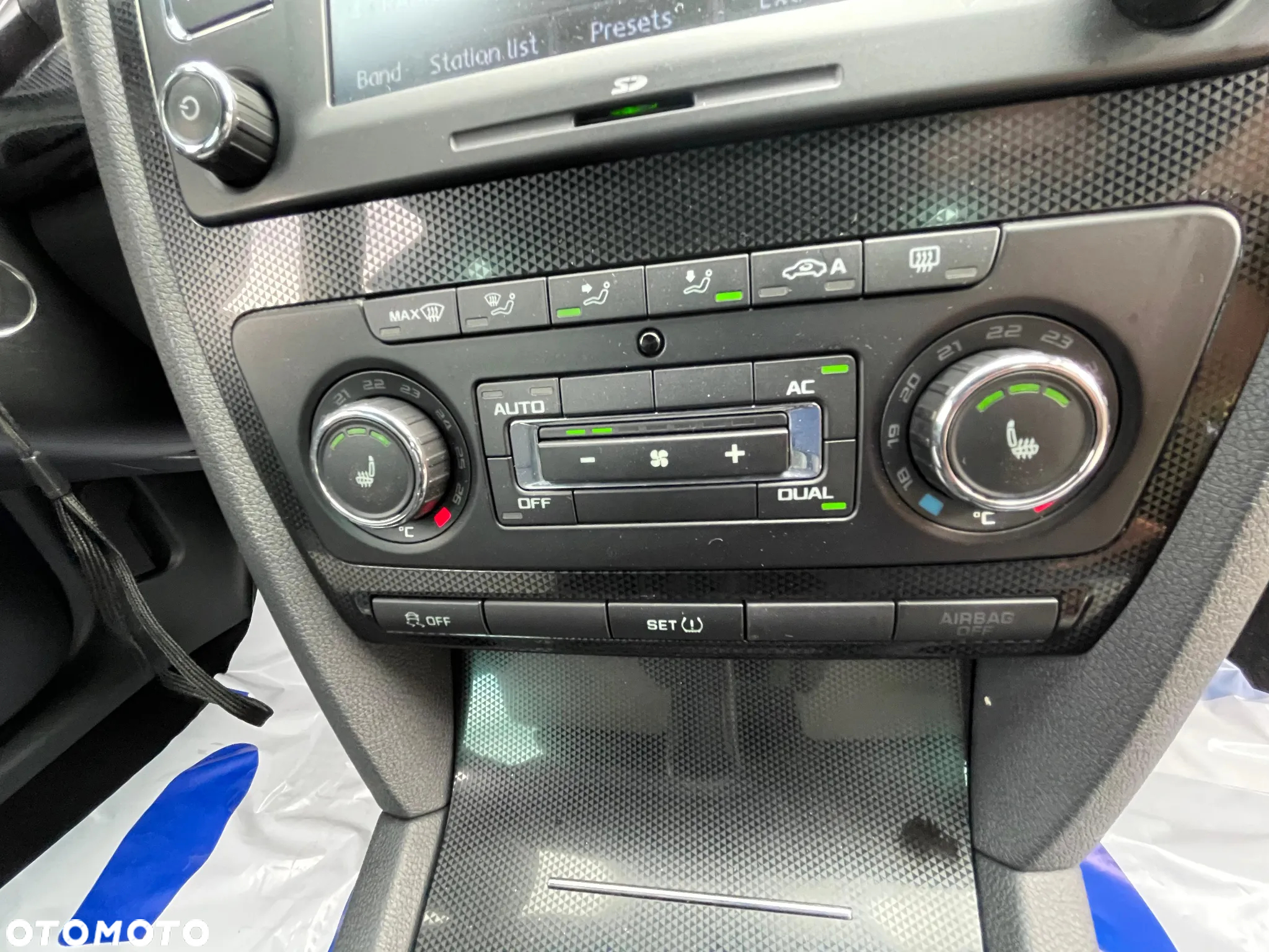 Skoda Octavia Combi 2.0 TDI CR DPF RS - 23