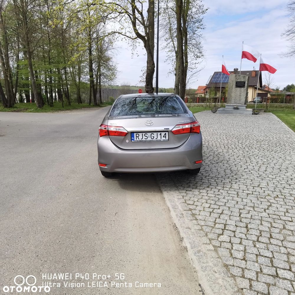 Toyota Corolla 1.6 Premium + - 4