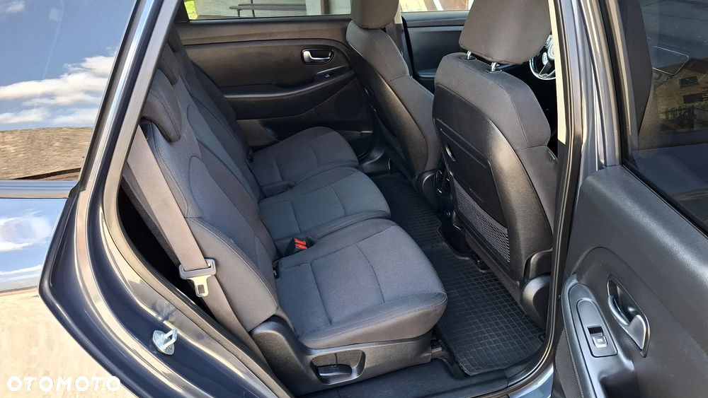 Kia Carens 1.7 CRDi Spirit - 27