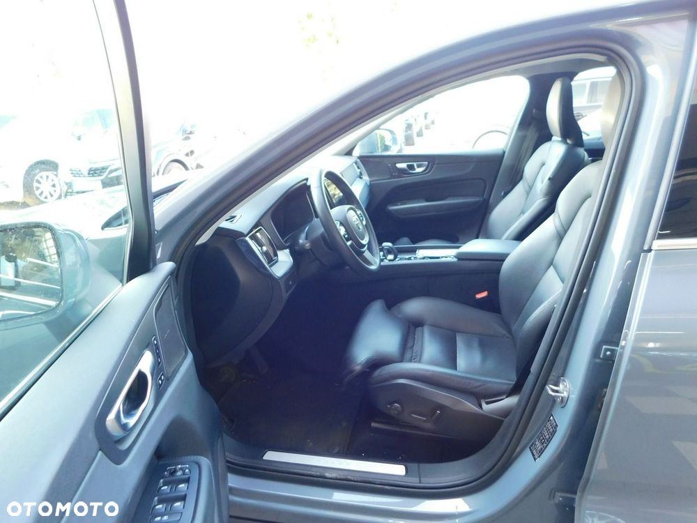 Volvo XC 60 B4 D Plus Bright - 8