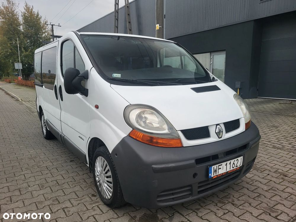 Renault Trafic Passenger - 27