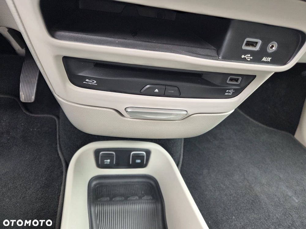 Chrysler Pacifica - 39