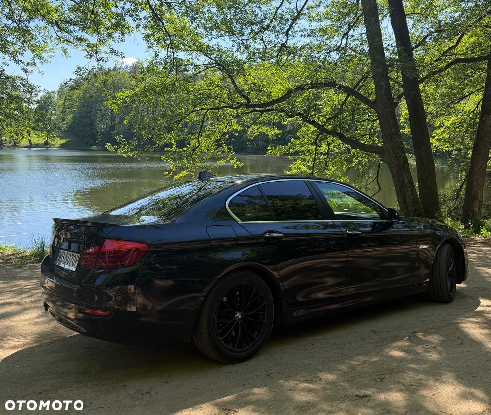 BMW Seria 5 525d xDrive - 5