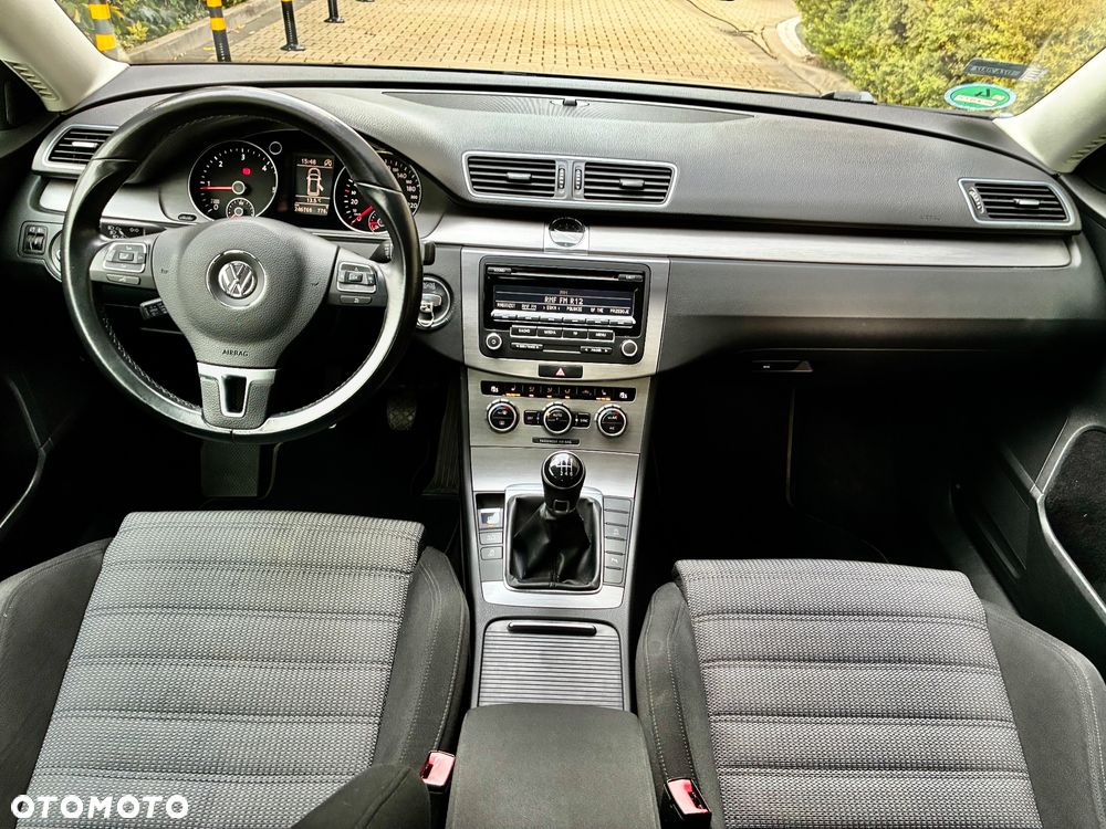 Volkswagen Passat 2.0 TDI Comfortline - 22