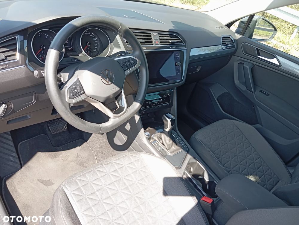Volkswagen Tiguan - 11