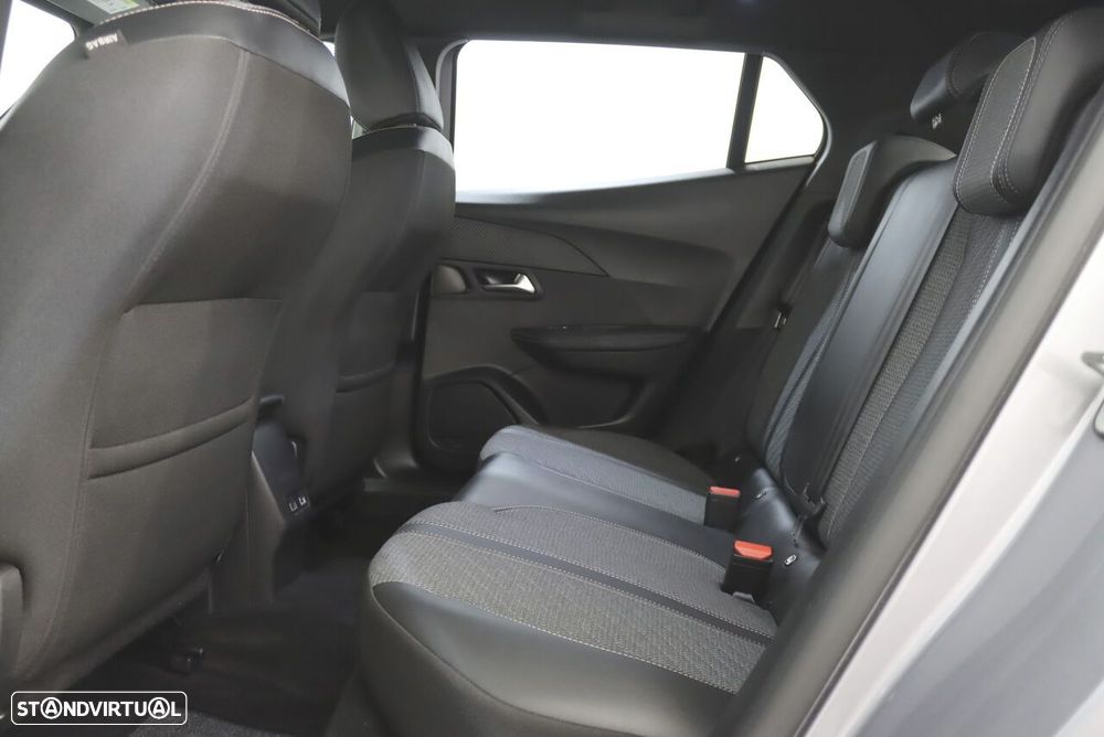 Peugeot e-2008 54 kWh Allure - 11