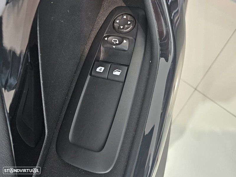 Peugeot 208 1.2 PureTech Style - 18