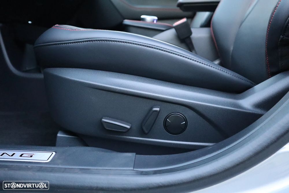 Ford Mustang Mach-E 75.7 kWh Premium AWD - 23