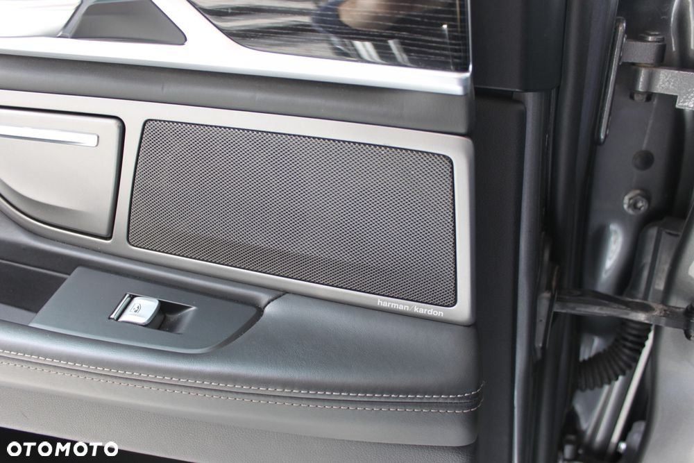 BMW Seria 7 730d xDrive - 34