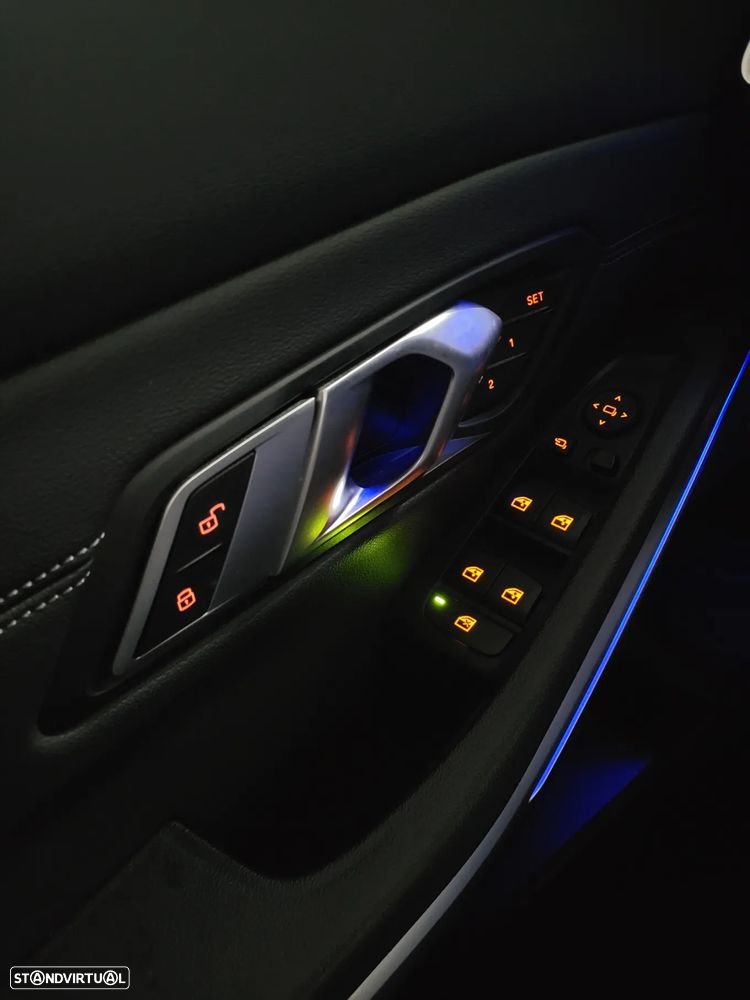 BMW 318 d Luxury Line - 14