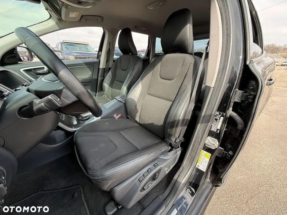 Volvo XC 60 T5 Momentum - 6