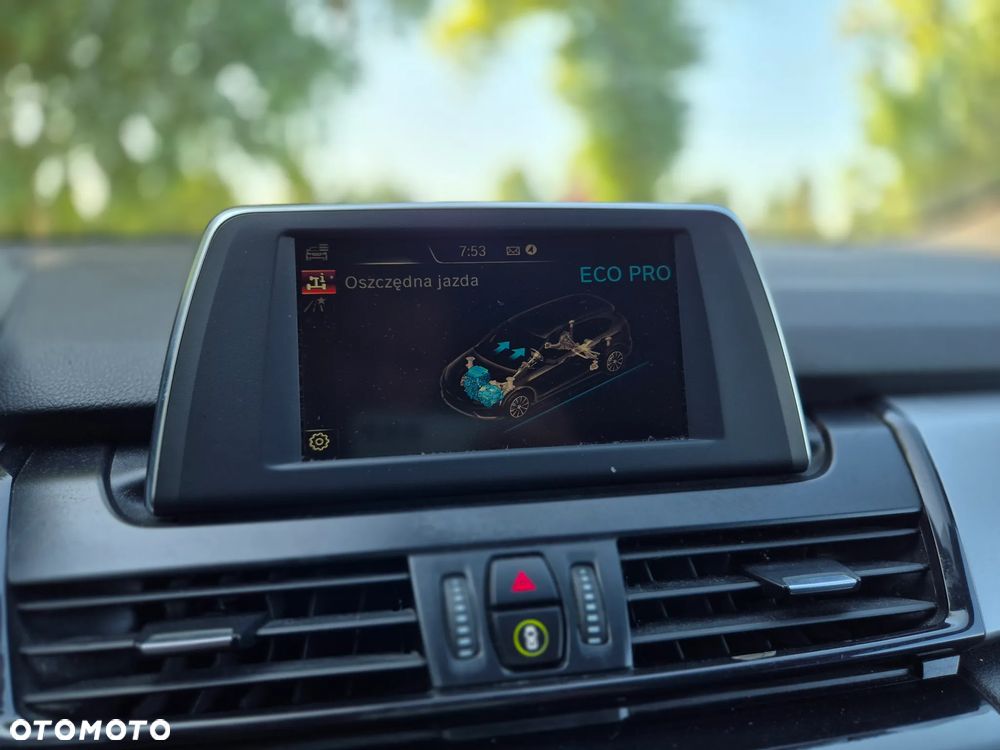 BMW Seria 2 216d Sport Line - 34