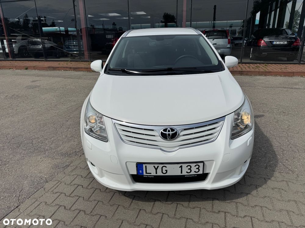 Toyota Avensis 1.8 Luna - 2