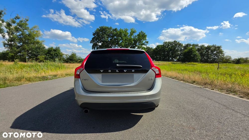 Volvo V60 D4 Momentum - 6