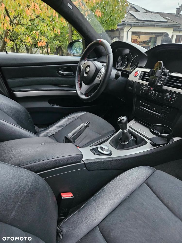 BMW Seria 3 330i - 9