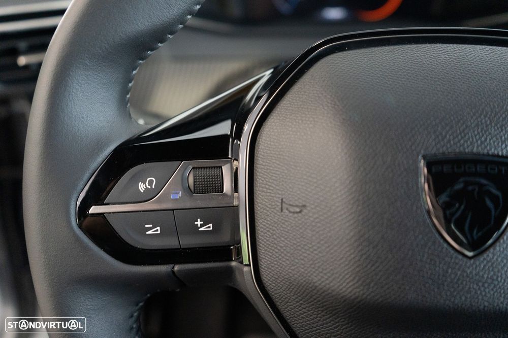Peugeot e-2008 54 kWh Allure - 26