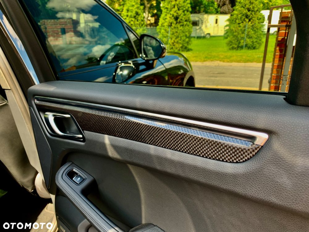 Porsche Macan S - 22