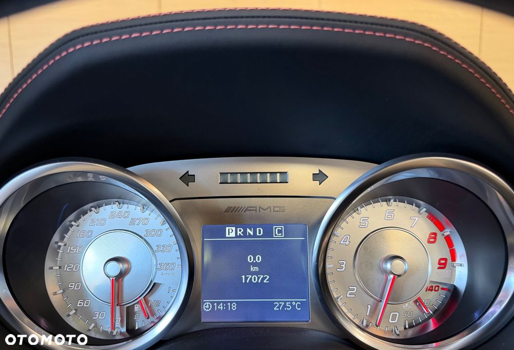 Mercedes-Benz SLS Standard - 24