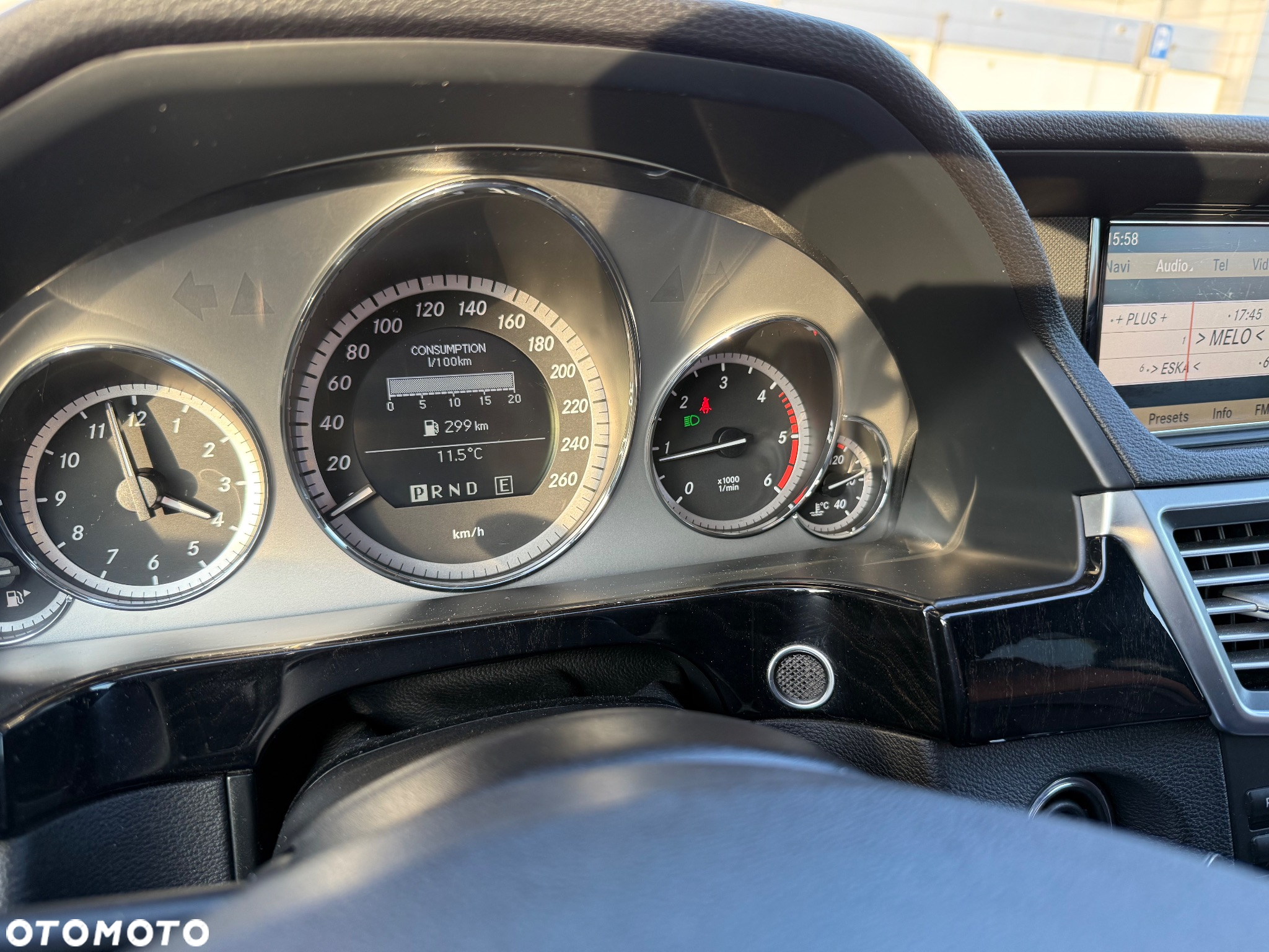 Mercedes-Benz Klasa E 250 T CDI DPF BlueEFFICIENCY Automatik Avantgarde - 26