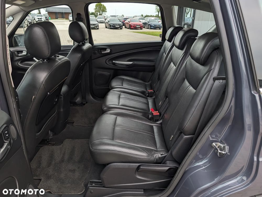 Ford S-Max 2.0 TDCi DPF Titanium X - 37