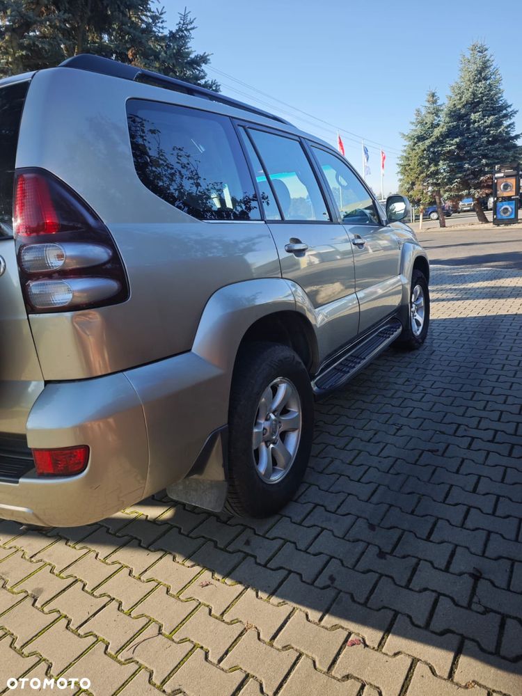 Toyota Land Cruiser - 20