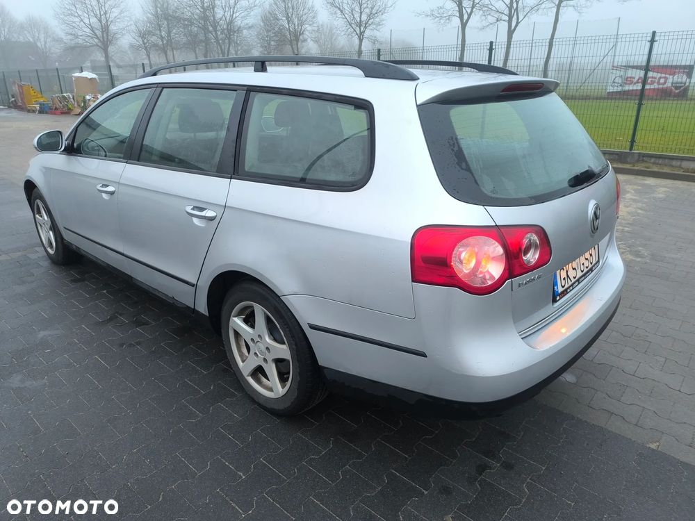 Volkswagen Passat 1.9 TDI Comfortline - 8