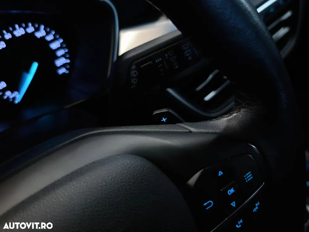 Ford Focus Turnier 1.5 EcoBlue Start-Stopp-System Aut. TITANIUM - 13