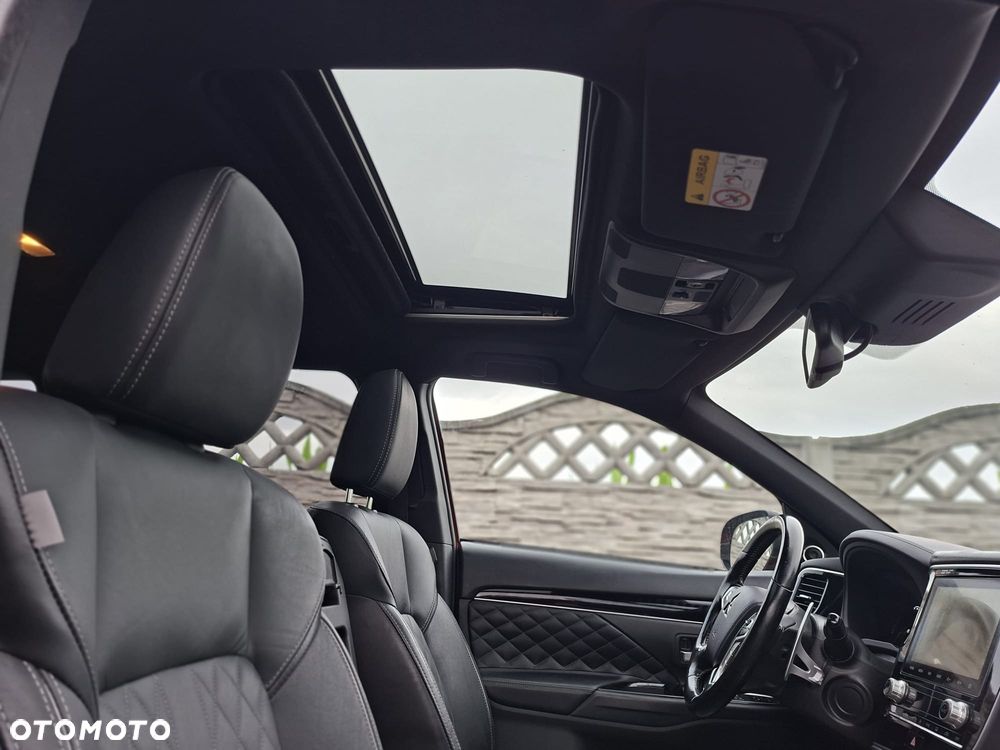 Mitsubishi Outlander 2.4 4WD Diamant+ - 20