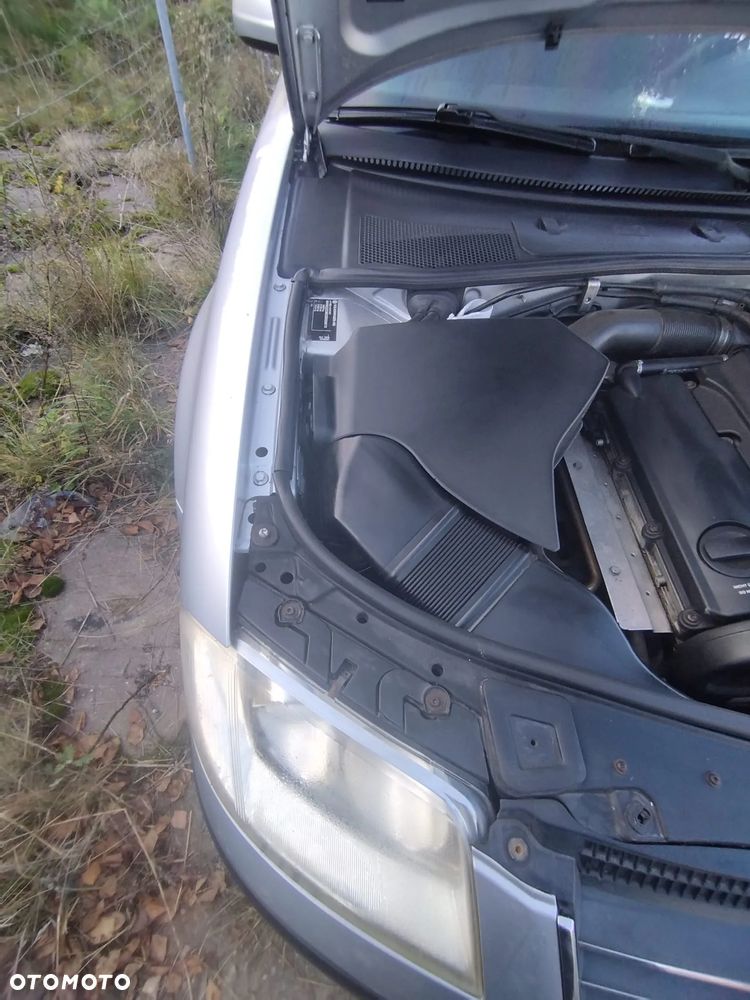 Volkswagen Passat 1.6 Comfortline - 25