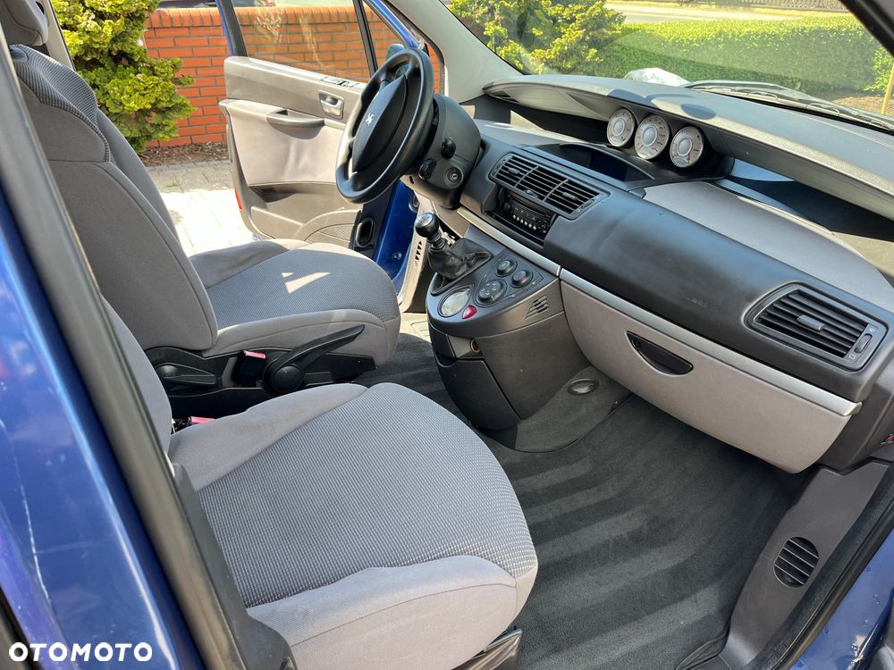 Peugeot 807 HDi 135 Style - 17