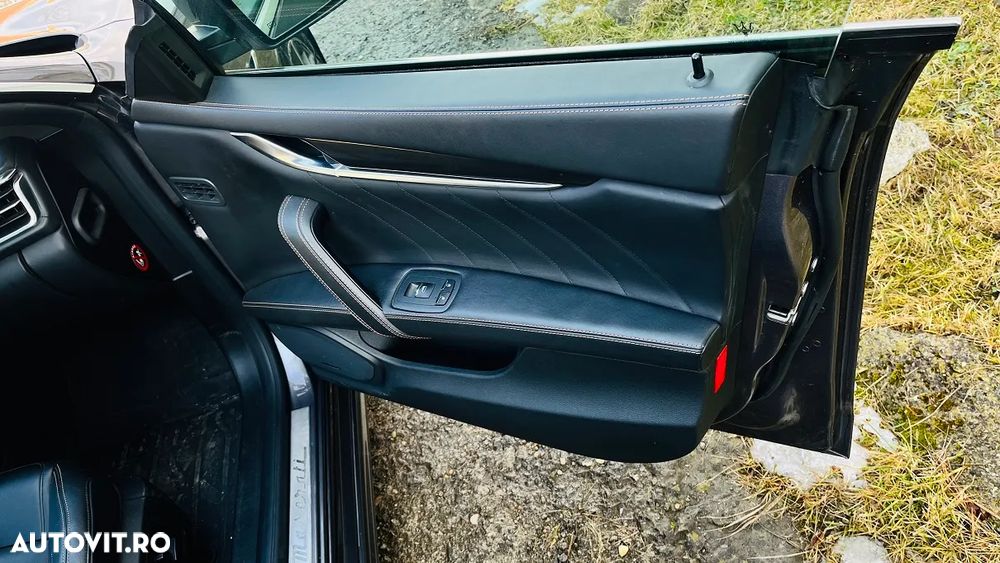 Maserati Ghibli GranSport - 20