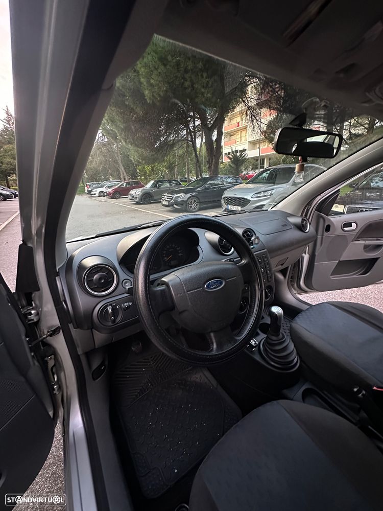 Ford Fiesta 1.25 Trend - 19