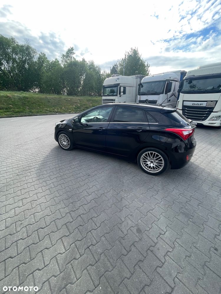 Hyundai i30 1.6 CRDi Premium DCT - 4