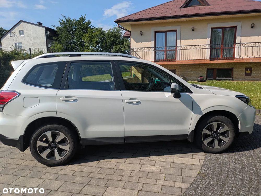 Subaru Forester 2.0 i Exclusive (EyeSight) Lineartronic - 6