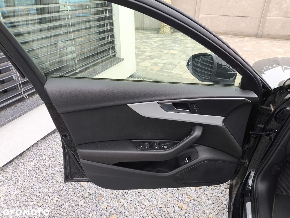 Audi A4 Limousine - 10