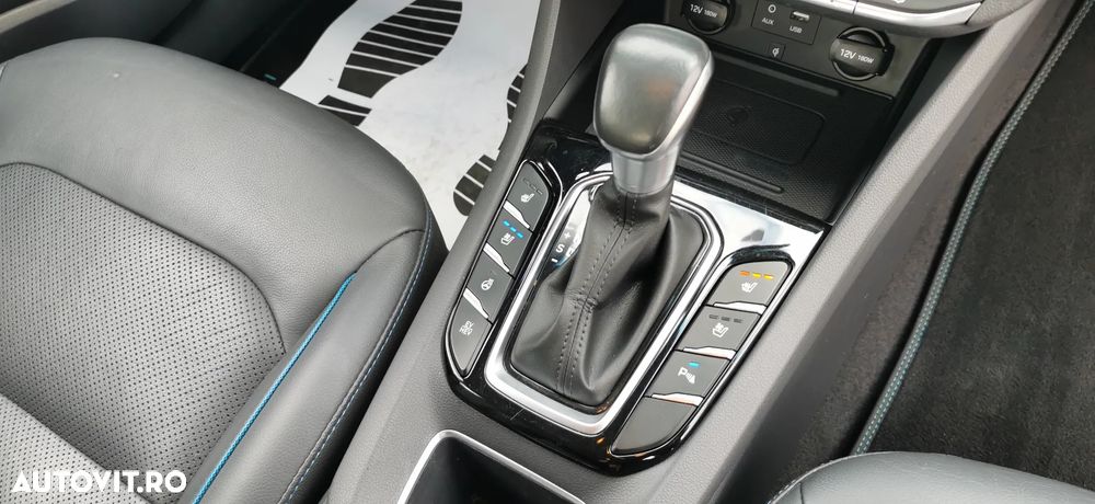Hyundai IONIQ 1.6 GDI Premium - 22
