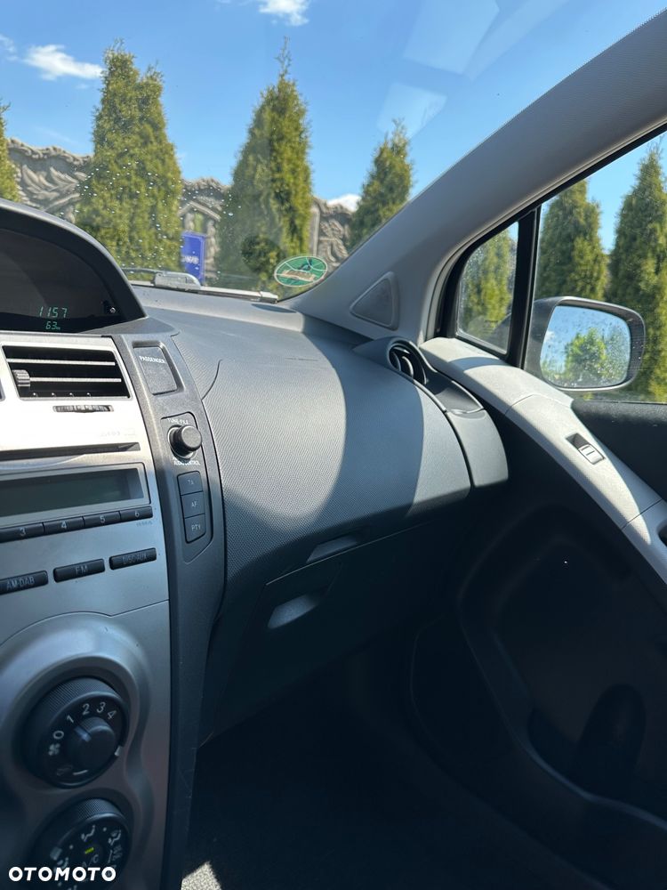 Toyota Yaris 1.33 Sol - 28
