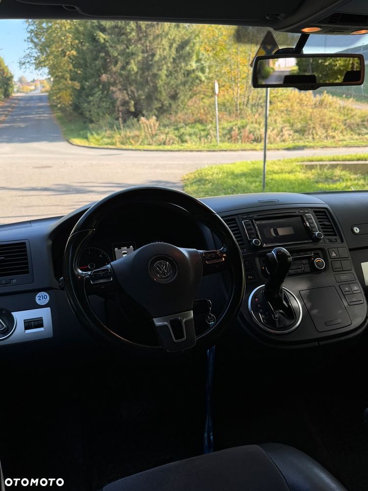 Volkswagen Multivan - 33