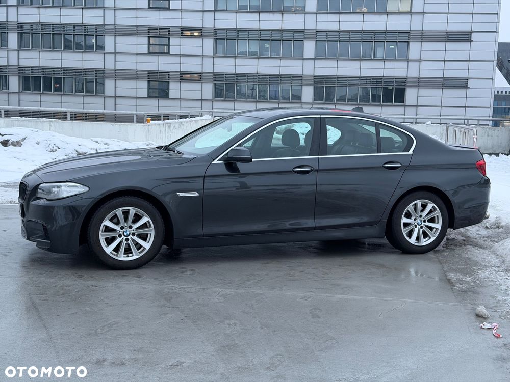 BMW Seria 5 528i xDrive - 9