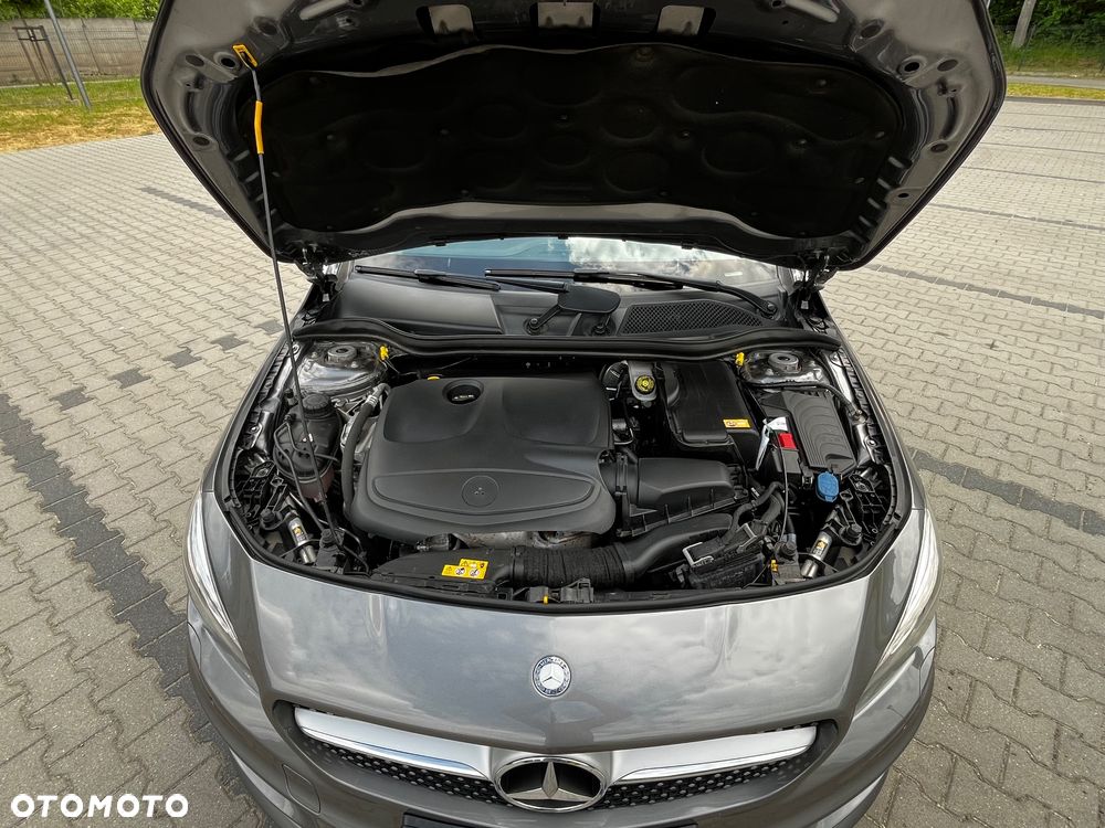 Mercedes-Benz CLA 250 4-Matic AMG Line - 19