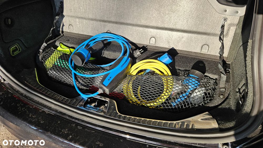 Volvo V60 D6 Plug-In-Hybrid AWD Geartronic Summum - 19