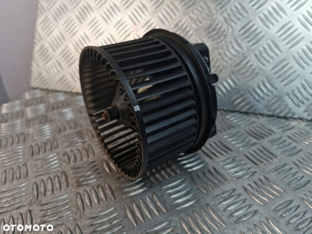 WENTYLATOR NAGRZEWNICY DMUCHAWA FORD C-MAX 3M5H18456CC - 3