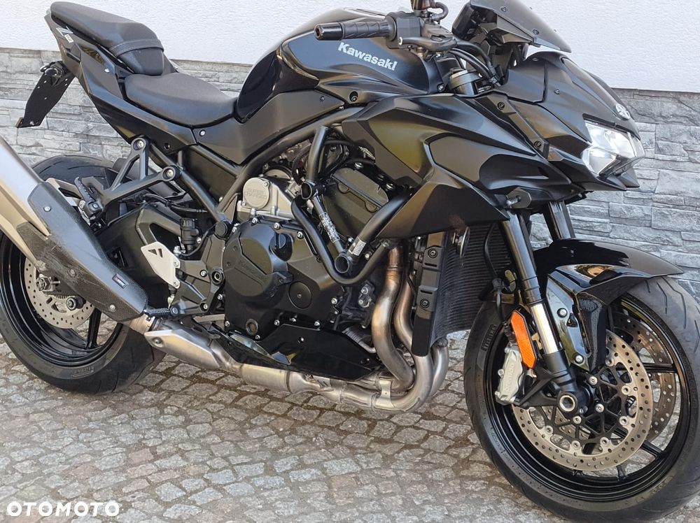 Kawasaki H2 - 4