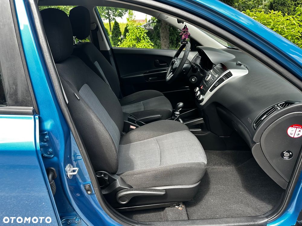 Kia Ceed 1.4 CVVT Dream-Team Edition - 7