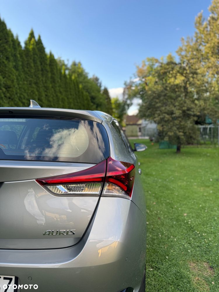 Toyota Auris 1.6 Premium Comfort - 9