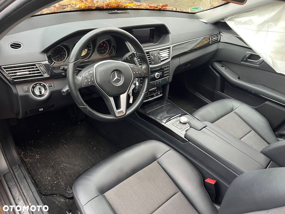 Mercedes-Benz Klasa E 220 T CDI 7G-TRONIC Avantgarde - 17