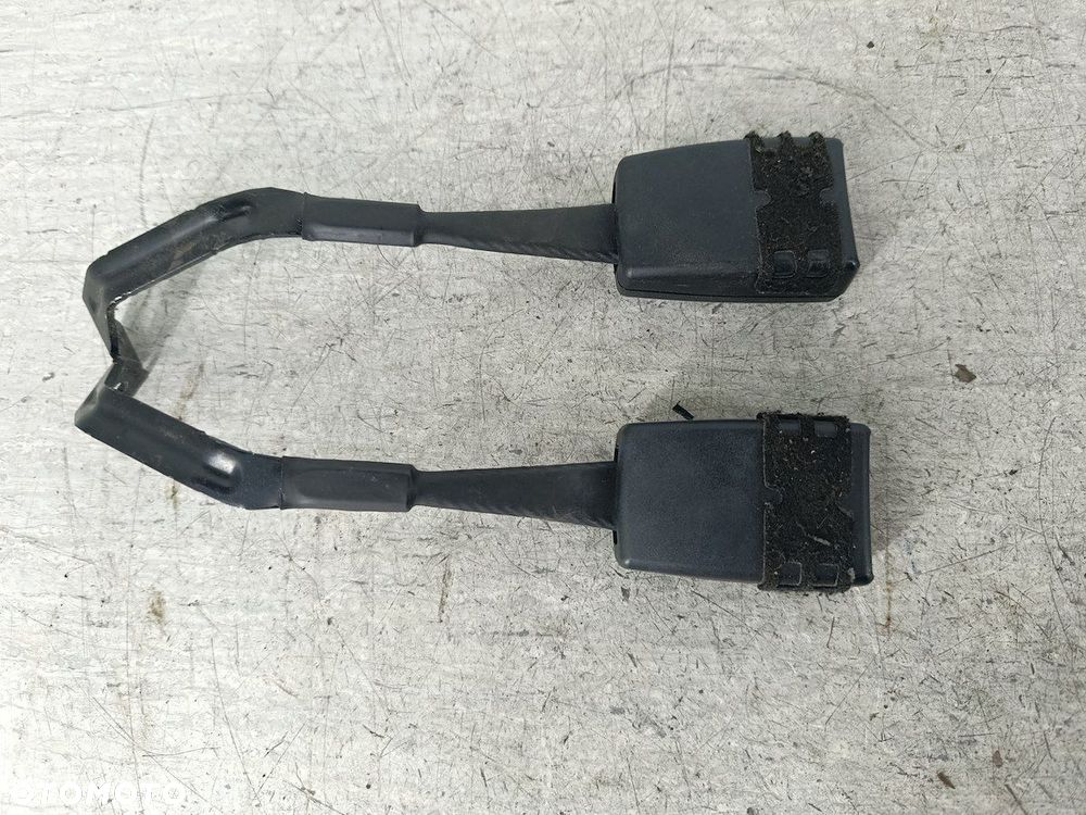 ZAPINKI,SPINKI PASA PRZÓD KOMPLET AUDI A3 8P/8PA/8P7 8P0857755B  8P0857756C - 2