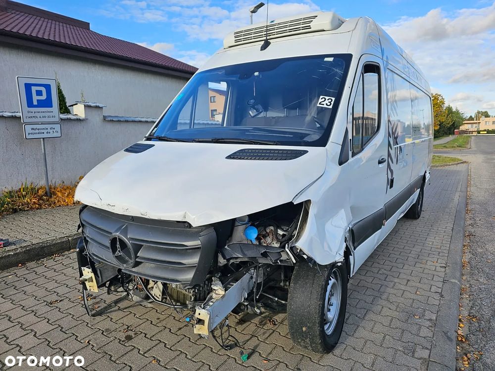 Mercedes-Benz Sprinter - 4